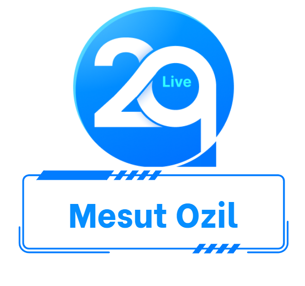 Mesut Ozil có sự nghiệp đầu tiên tại Schalker 04.